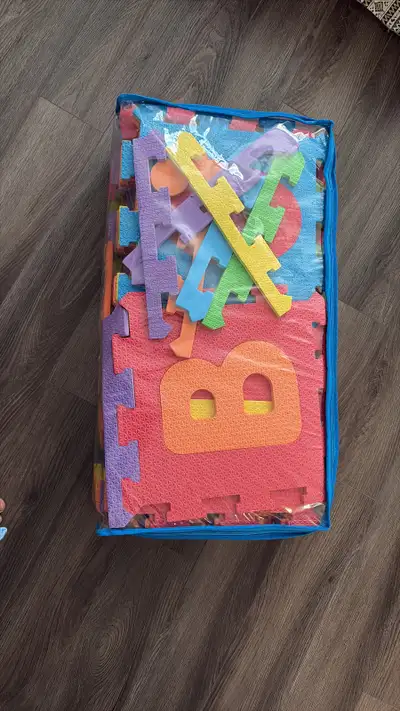 Barely used. In full set. Alphabet and numbers.
