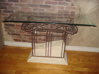 Table Console.