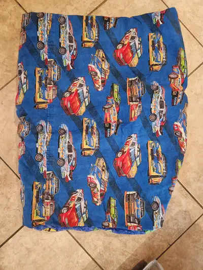 KIDS QUEEN SIZE DUVET COVER AND PILLOW COVERS, View more