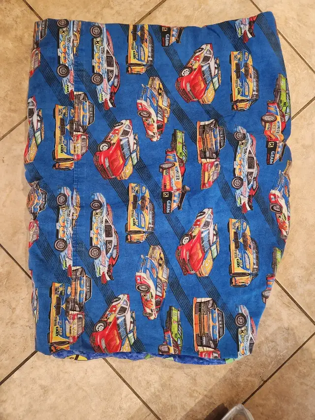 KIDS QUEEN SIZE DUVET COVER AND PILLOW COVERS in Other in Ottawa - Image 2