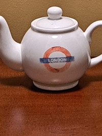 LONDON CALLING!  SMALL TEAPOT FROM THE UK