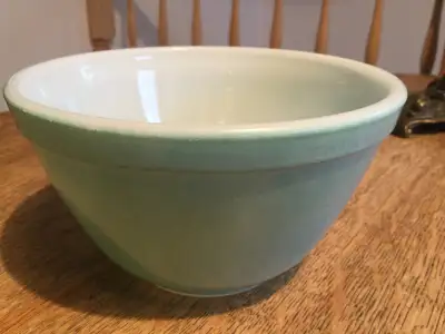 Vintage Pyrex  # 401 turquoise  teinte rare, View more