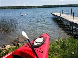 Lakefront cottage-kayaks canoe, wifi, AC, 1 hr 15 mins from TO, View more