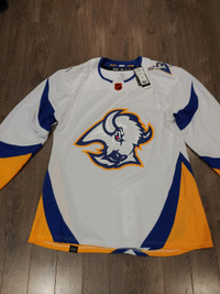 Buffalo Sabres Reverse Retro 2.0 jersey - authentic - NWT