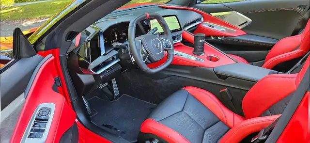 CHEVROLET CORVETTE STINGRAY CONVERTIBLE (2LT) SEULEMENT 978 Kilo | Cars ...