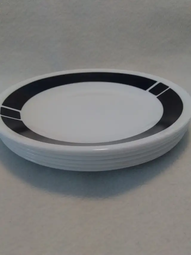 Corelle 'Urban Black' Design Dessert Plates (Set of 6) in Kitchen & Dining Wares in Mississauga / Peel Region - Image 3