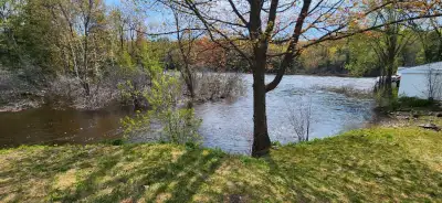 A spacious one-bdrm Apart. with river view for rent