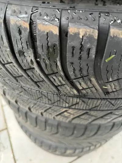 Staggered setup DOT 2019 Front tires: 265/45R20 Rear tires: 295/40R20