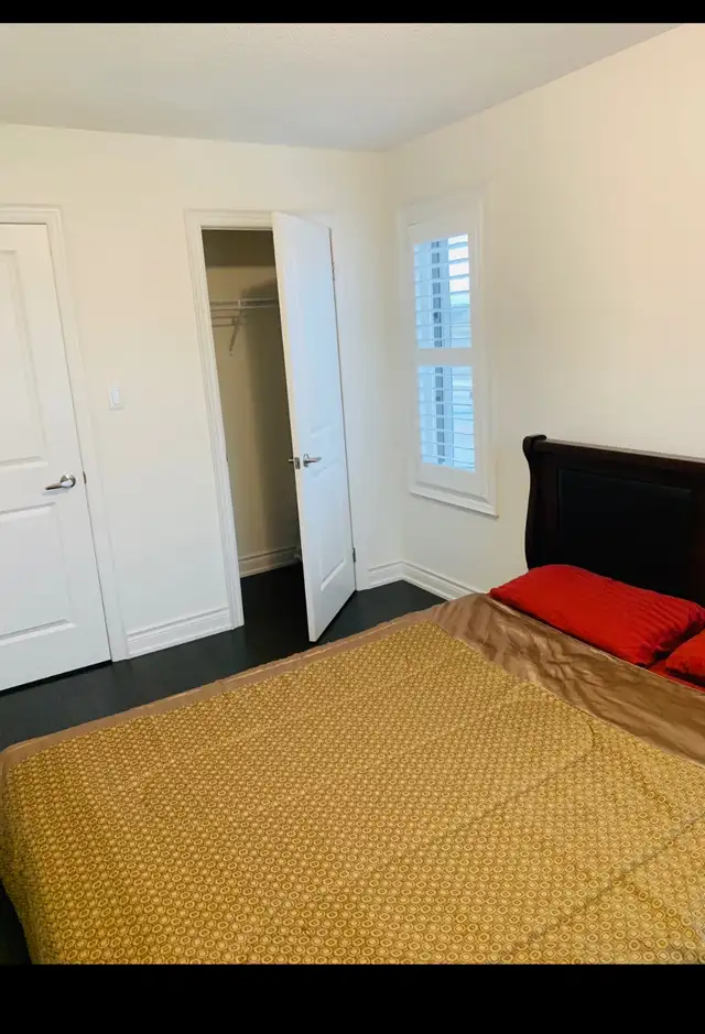 Private Room for Rent in Brampton for one Female - $675