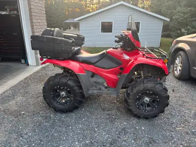 2009 Great shape Power winch, auto or manual drive New tires Must see