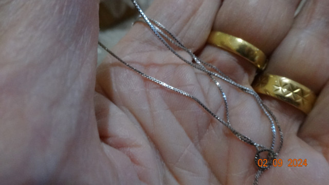 Necklaces, 3, unique, pearls, rhinestone,crystal, vintage in Jewellery & Watches in Kelowna - Image 4
