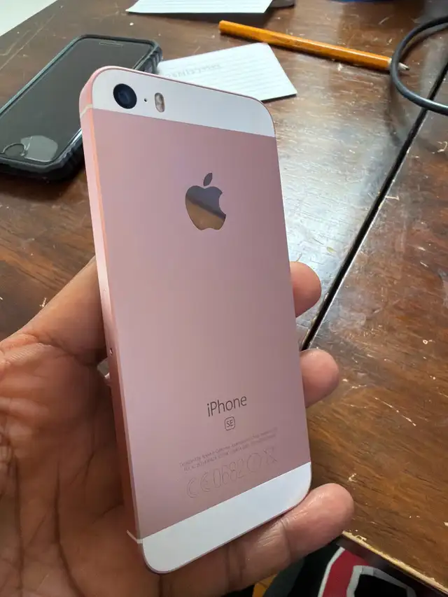 Apple iPhone SE 1st gen in Cell Phones in Kitchener / Waterloo - Image 2