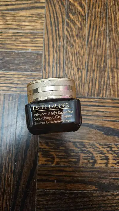 Estée Lauder Advanced Night Repair Eye Supercharged Gel-Crème. Synchronized Multi-Recovery. Eye crea...