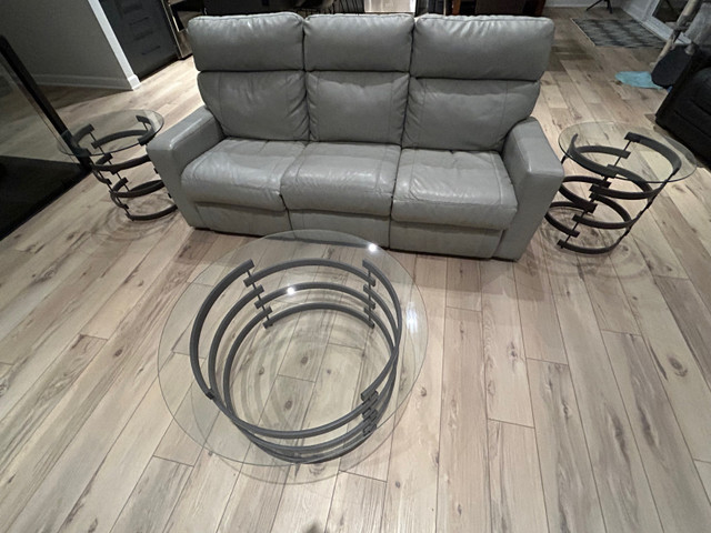 Glass coffee table set x3 in Coffee Tables in Ottawa - Image 3
