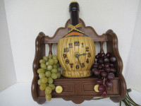 Vintage Spartus Chianti Bottle Electric Wall Clock: Works