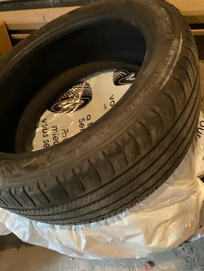 4 pneus d’été Michelin pour Mercedes 40% d’usure # 225 / 45 r18 195.00$ Merci