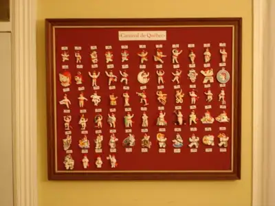 objets anciens et effigie du bonhomme carnaval de Québec, View more