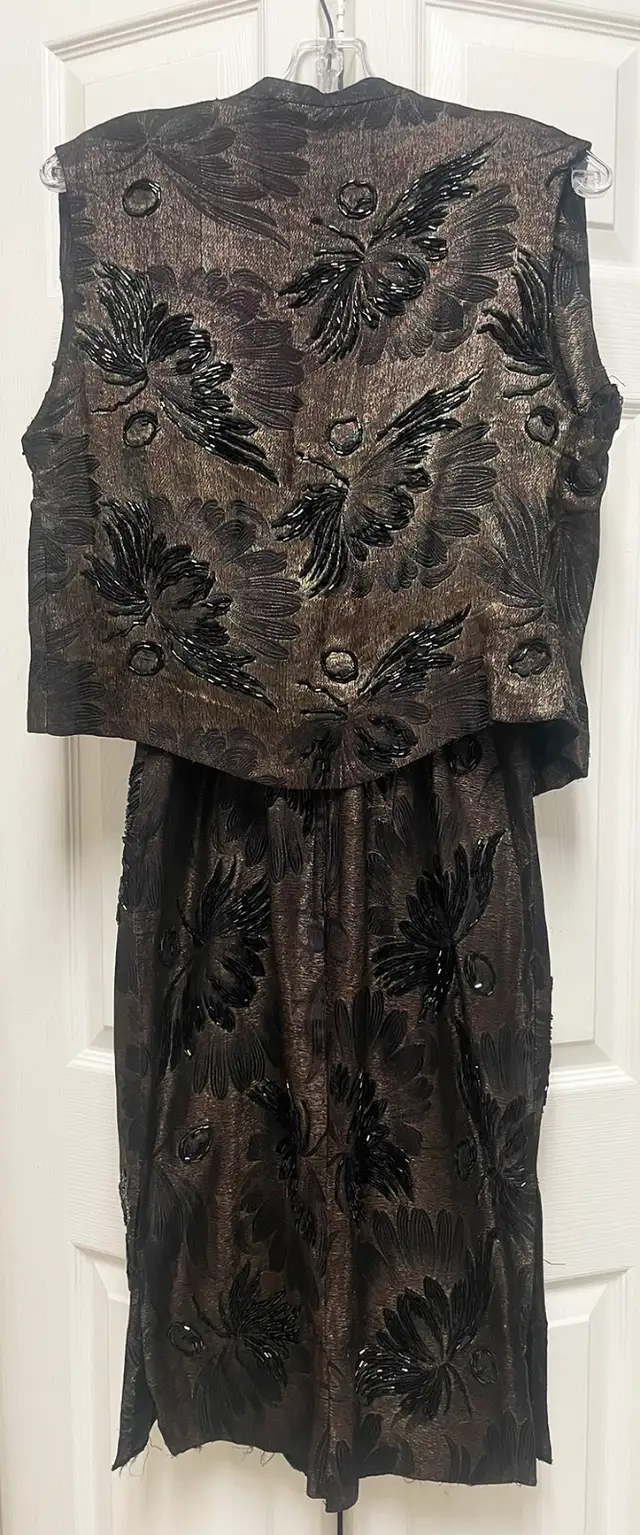 Elegant Beaded 2-piece Dress & Jacket Set, size 8 in Women's - Dresses & Skirts in Delta/Surrey/Langley - Image 3