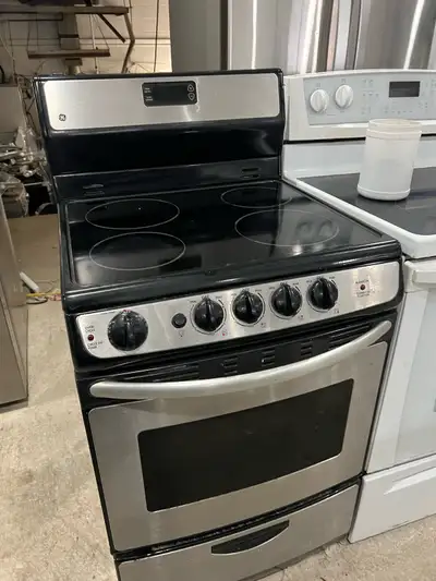 GE APARTMENT SIZE ELECTRIC STOVE RANGE OVEN , View more