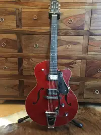 Guitar Godin 5th Ave Uptown GT transparant red w Bigsby