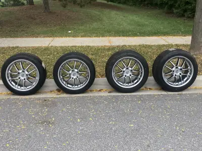 Like new staggered Porsche wheels that come equipped with Dunlop Winter Sport 3D snow tires. Were pu...