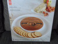 new Ceramic platter with removable wood insert in excellent cond