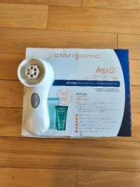 Clarisonic Mia 2 Sonic Cleansing System .