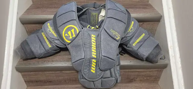 Warrior Ritual JR Goalie Chest Protector in Hockey in Mississauga / Peel Region - Image 2