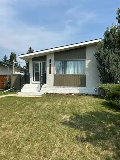 Bright 3 bedroom Main Floor suite with central A/C