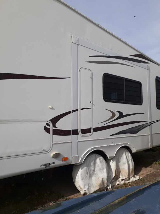 24 Rl heartland northtrail 5th wheel in Travel Trailers & Campers in North Bay