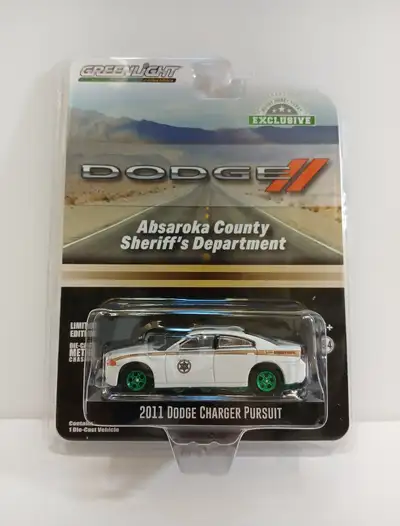*Chase* 2011 Dodge Charger Pursuit. Greenlight Hobby Exclusive, View more