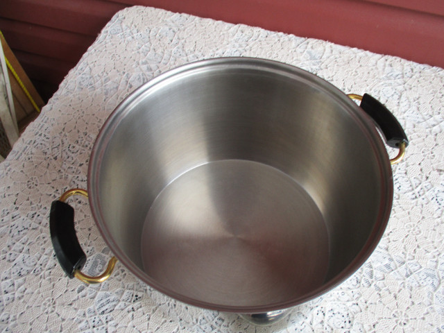 Large, Large Size SAF Italy Stock Pot --For Chili, Seafood, Etc in Kitchen & Dining Wares in New Glasgow - Image 4