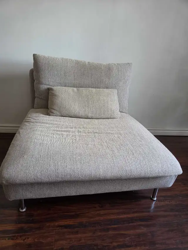 Fauteuil IKEA - VALEUR 450$+taxe in Couches & Futons in City of Montréal - Image 3