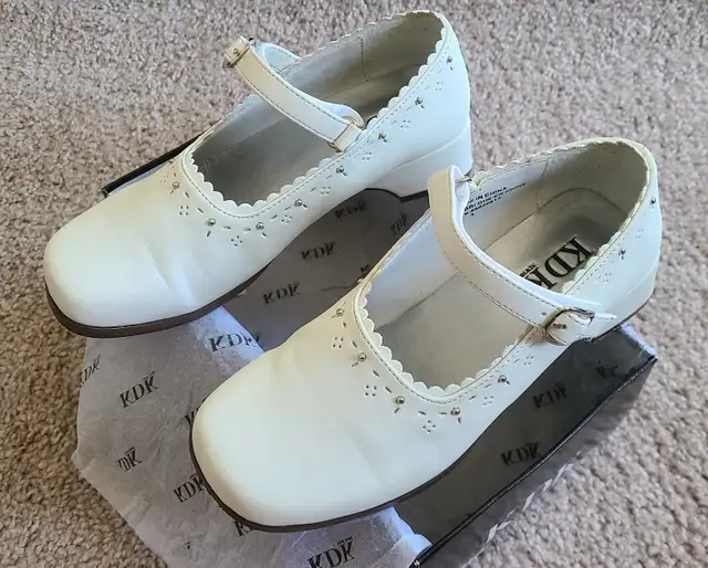 KDK New York Girls' White Dress Shoes, Size: Youth 363860082447491121