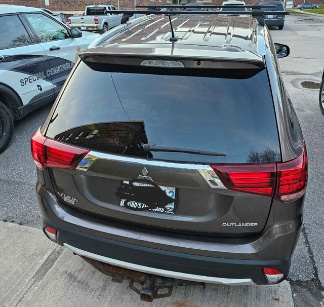2016 Mitsubishi Outlander in Cars & Trucks in City of Toronto - Image 2