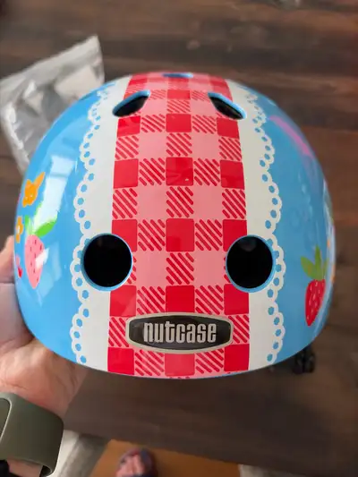 Nutcase bike helmet XS 48-52cm Like new condition Comes with extra padding Super cute Pickup only