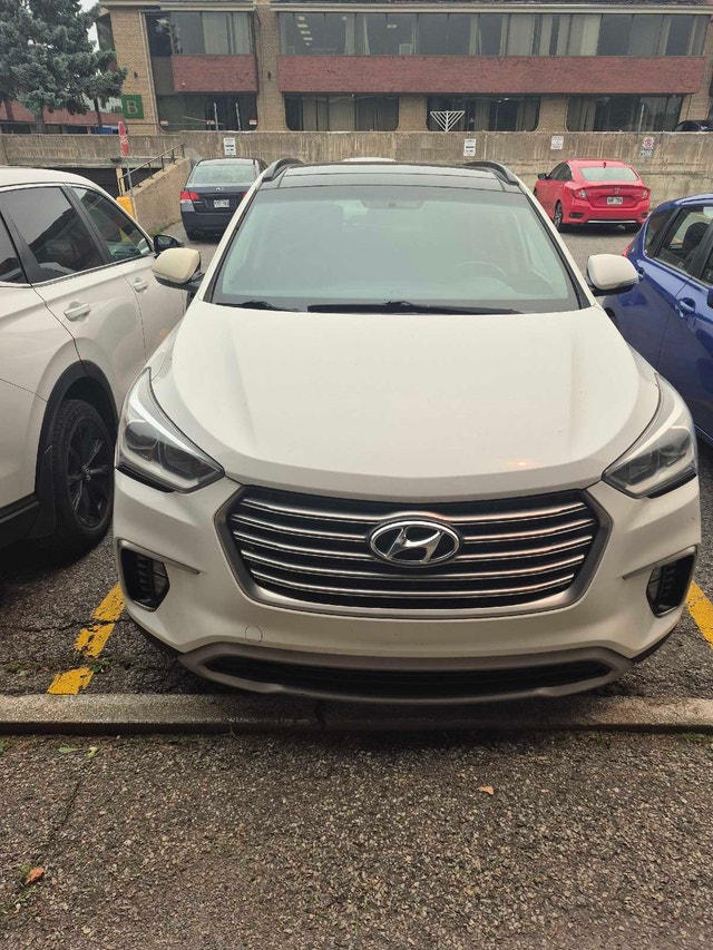 Hyundai Santa Fe XL 6 Passengers