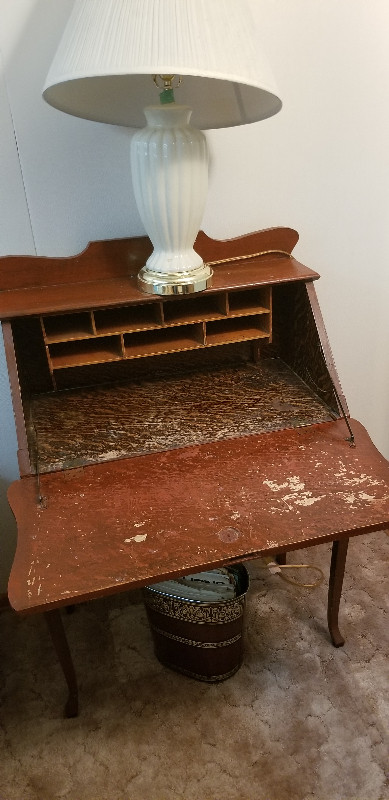 Antique Secretary Desk in Desks in Regina - Image 3