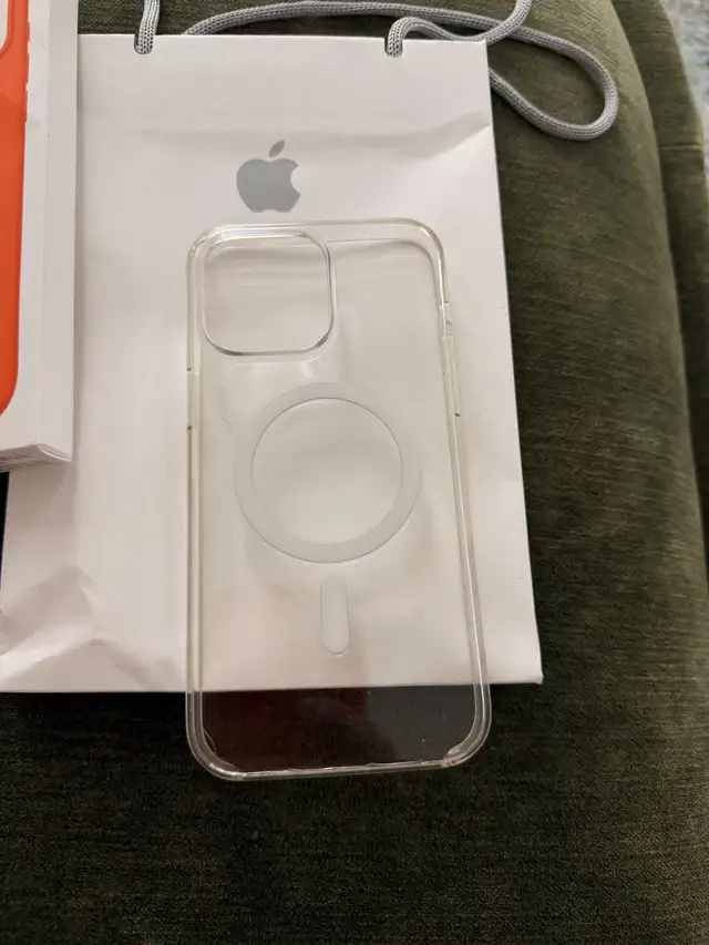 Apple IPhone 14 Pro Max Clear case  in Cell Phone Accessories in Markham / York Region - Image 3