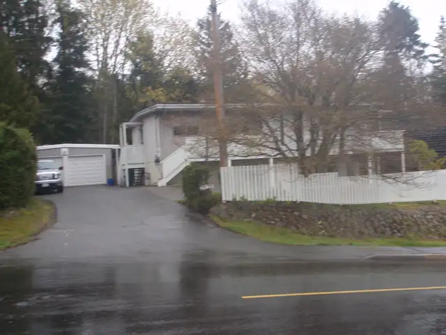 $2200 UTILITIES INCLUDED OCEAN VIEW WALKOUT DEPARTURE BAY