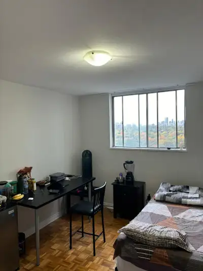 HUGE MAster BEdroom DOWNTOWN SUbway