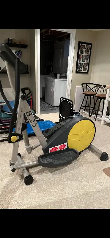 Weslo 8.25 elliptical price hotsell