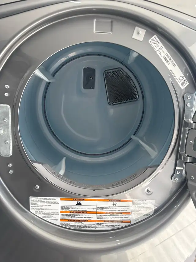 27 inch whirlpool washer dryer front load combo in Washers & Dryers in Hamilton - Image 3