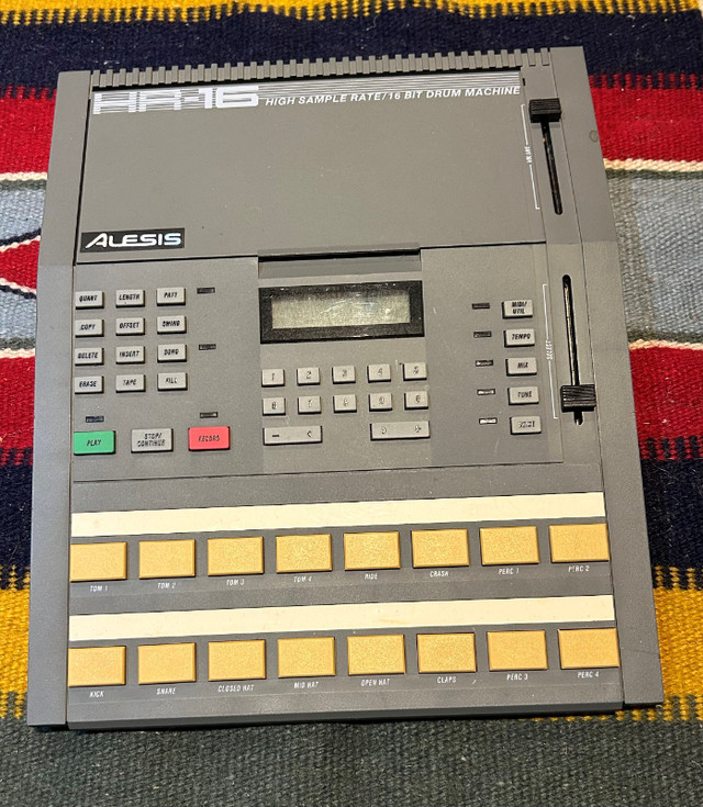 Vintage Alesis HR-16 Drum Machine in Pro Audio & Recording Equipment in City of Toronto