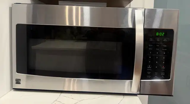 Kenmore Microwave in Microwaves & Cookers in City of Halifax - Image 2