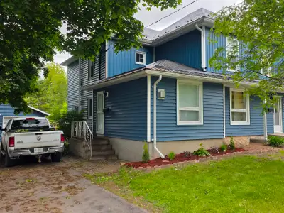 2 Bedroom Duplex apartment on Bleecker Ave