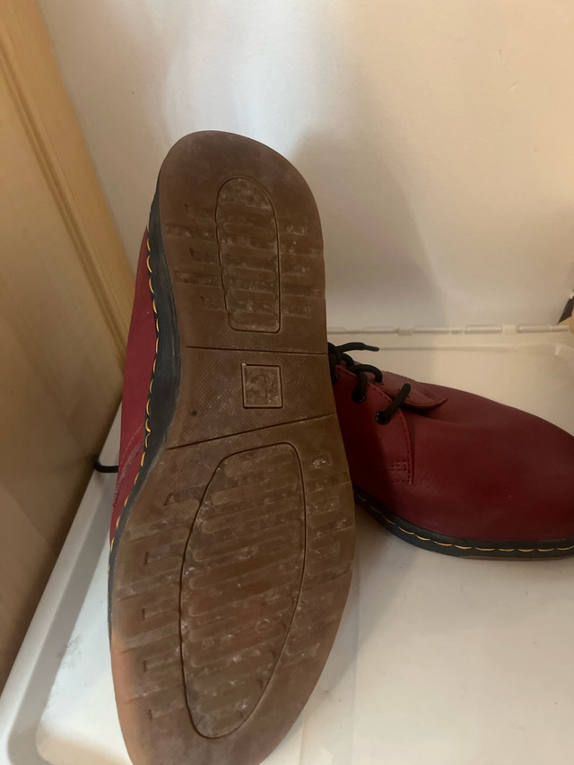 Doc martens bourgogne taille 10 (femme) dans Femmes - Chaussures  à Laval/Rive Nord - Image 3