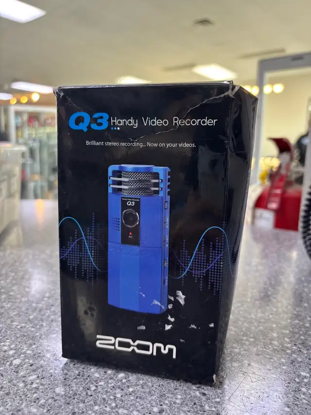 Zoom Q3 Handy Video Recorder in Pro Audio & Recording Equipment in Oshawa / Durham Region - Image 2