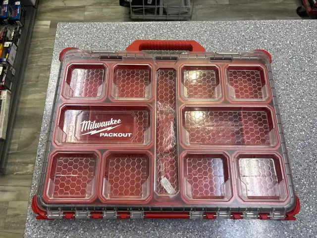 Milwaukee 48-22-8431 Packout 11 Compartment Organizer in Tool Storage & Benches in Oshawa / Durham Region - Image 2