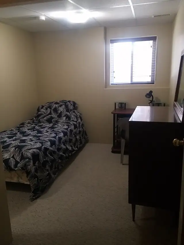 ROOM FOR RENT